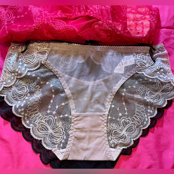 MIDNIGHT COCO SET OF 3 LACE PANTIES SIZE S-M - Picture 3 of 7